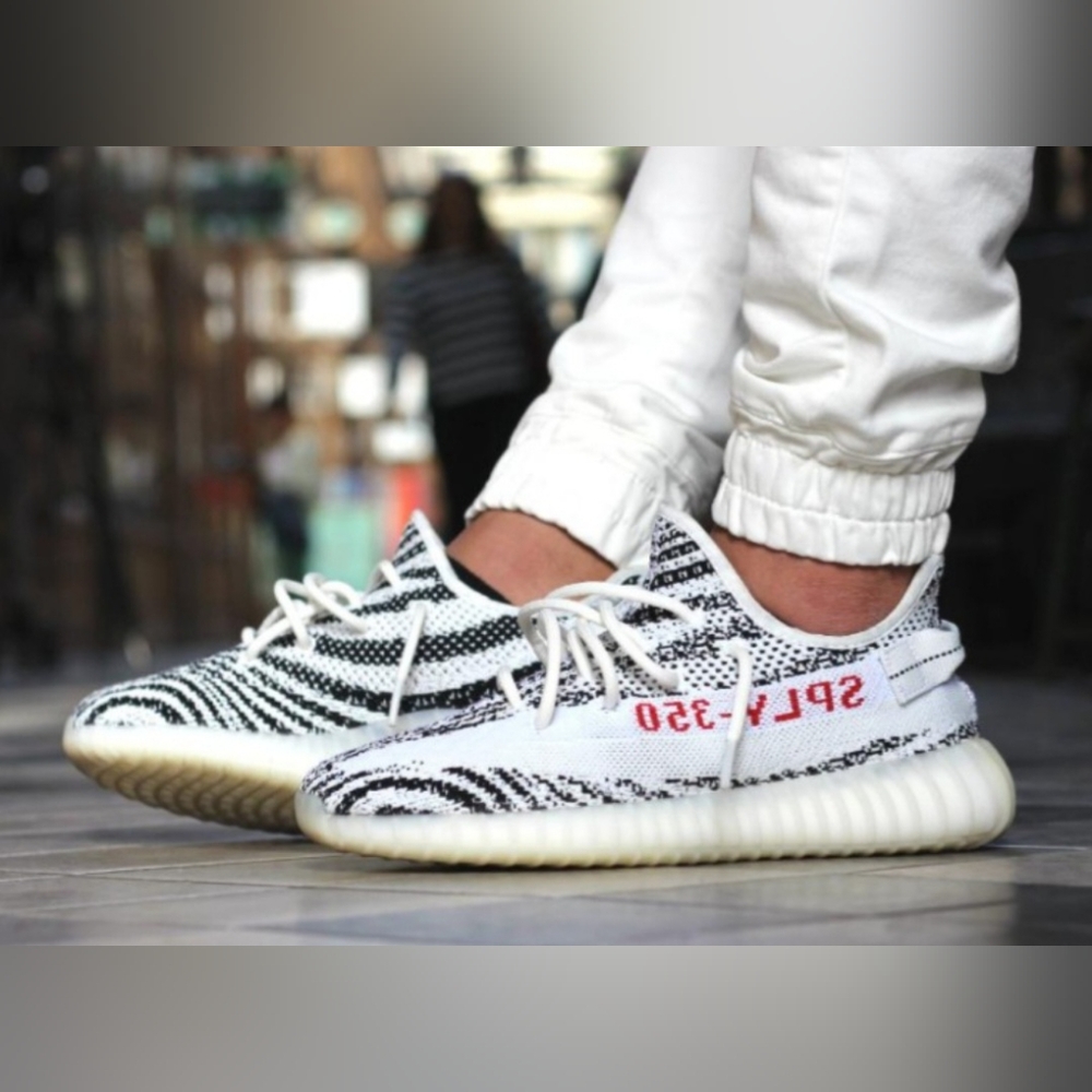 Adidas Yeezy Boost 350 V2 Zebra Men's /Women's Sneakers M 7.5/ W 8
